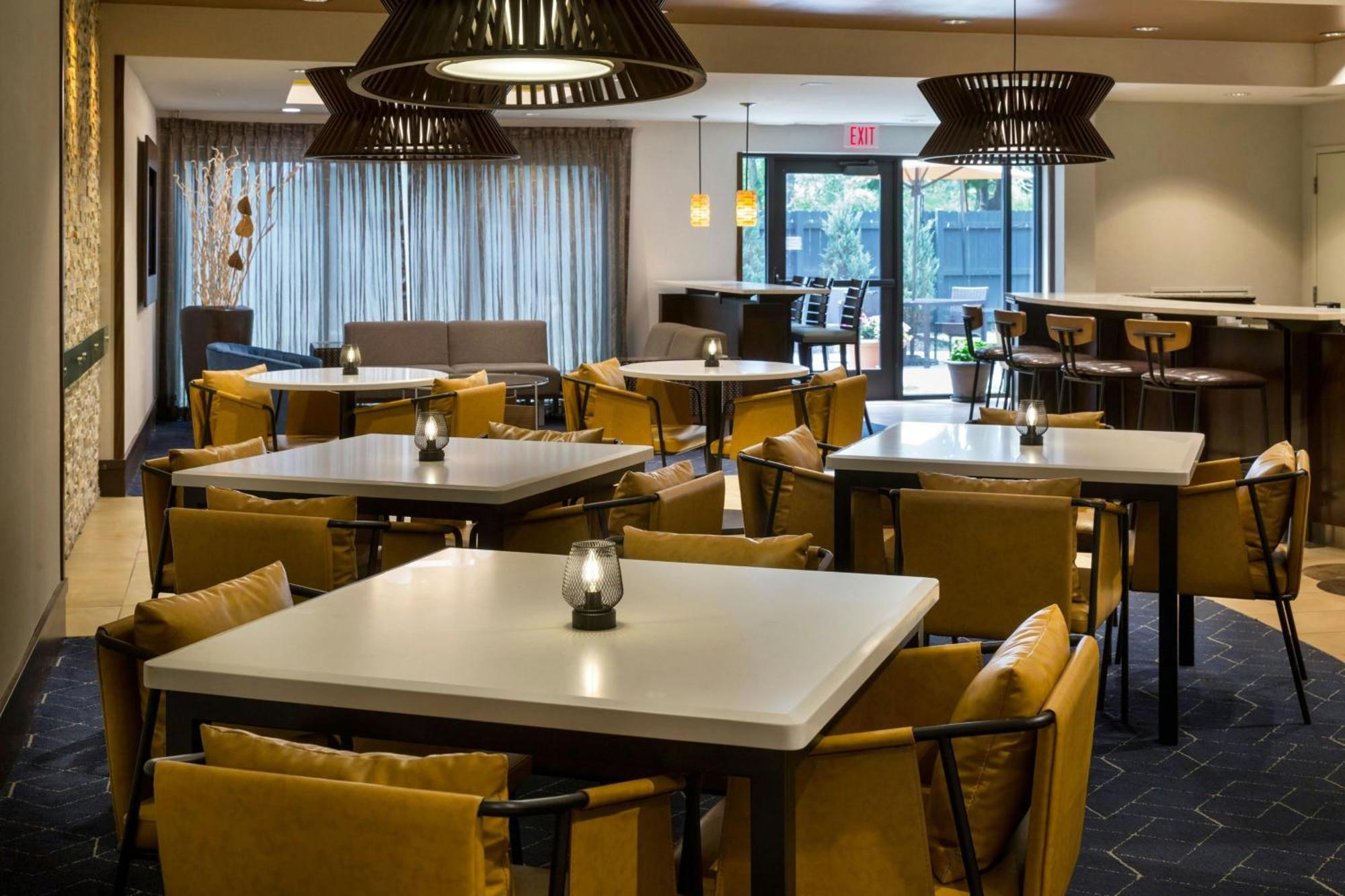 Courtyard By Marriott Buffalo Amherst/University Exterior photo